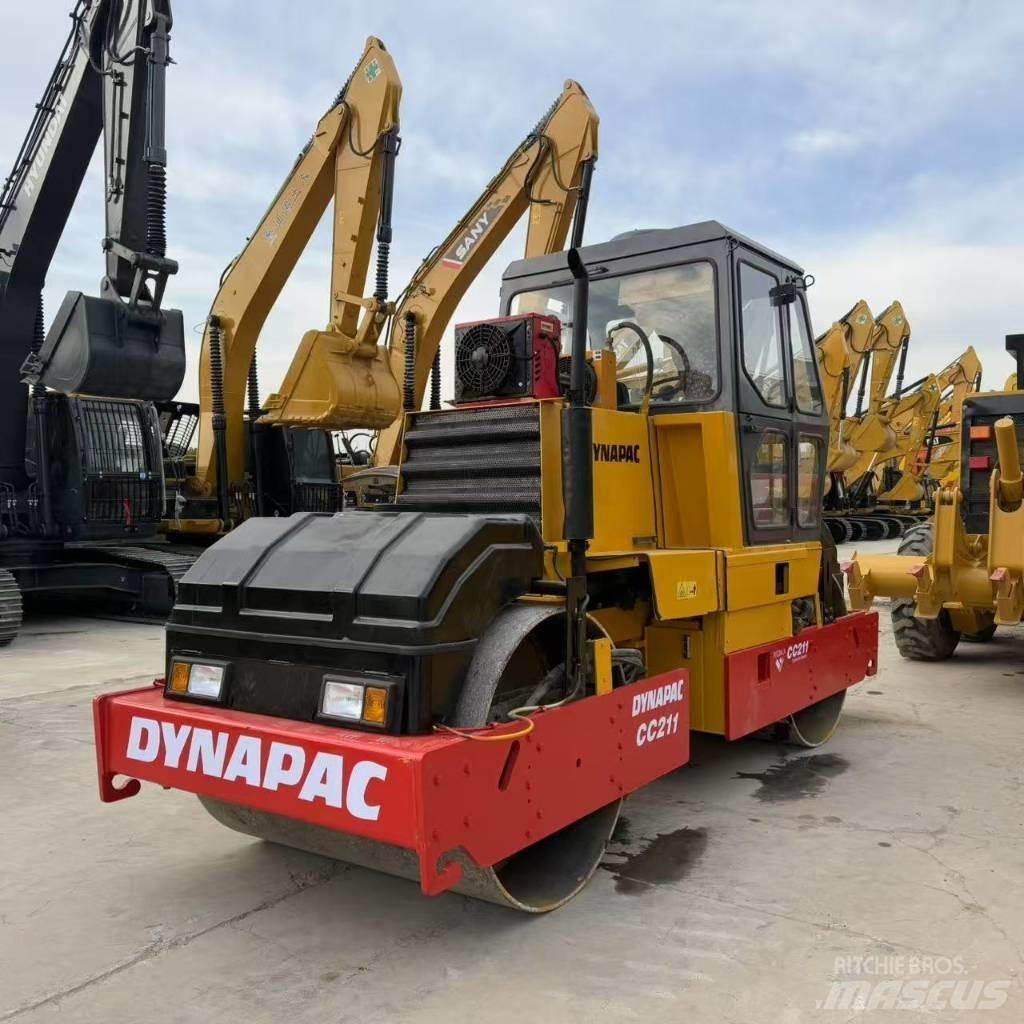 Dynapac CC 211 タンデムローラ