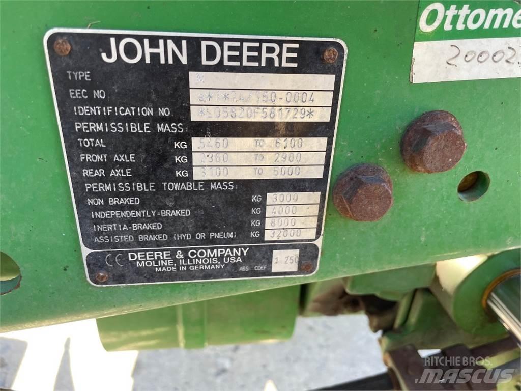John Deere 5820 トラクター