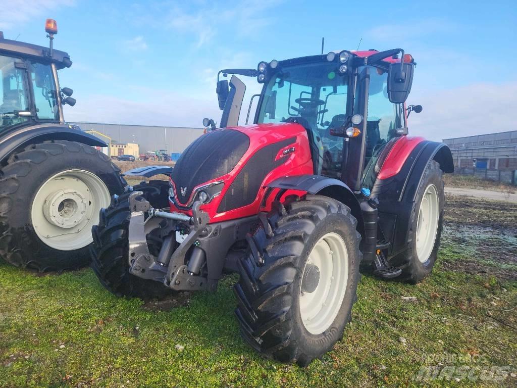 Valtra N 155 Versu トラクター