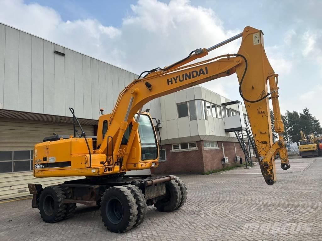 Hyundai 140W-7 ホイール式油圧ショベル（パワーショベル・ユンボ・バックホー）