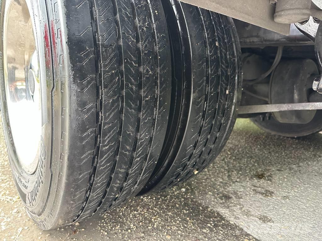 Freightliner M2 救急車
