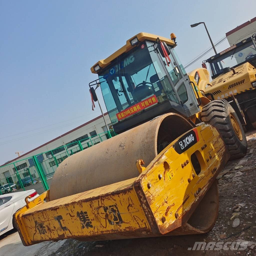 XCMG XS263J 振動ローラ