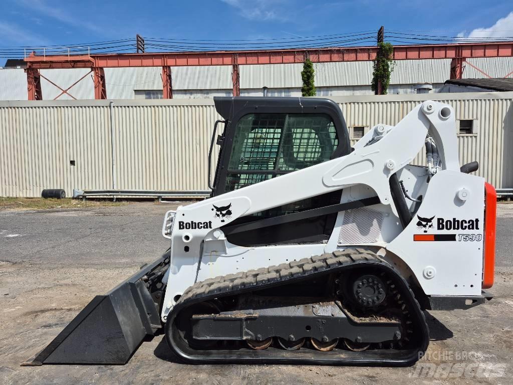Bobcat T 590 スキッドステアローダー