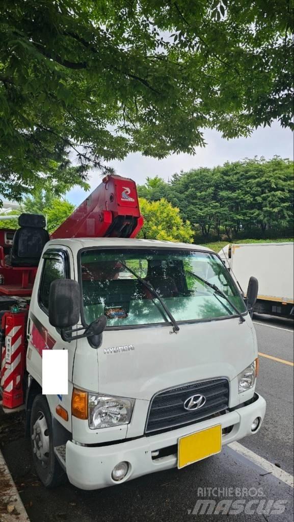 ReTech RGL300L トラック高所作業車