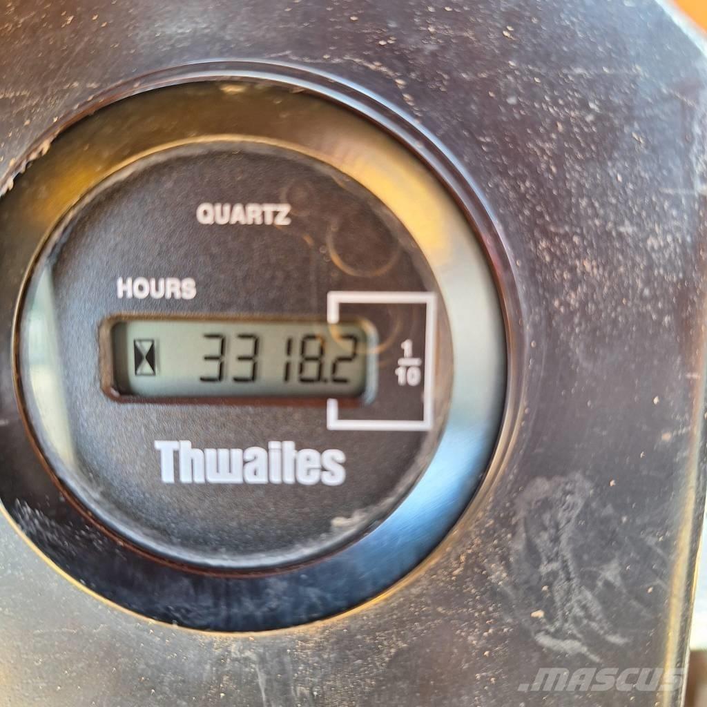Thwaites 3 tonne サイト　ダンプ