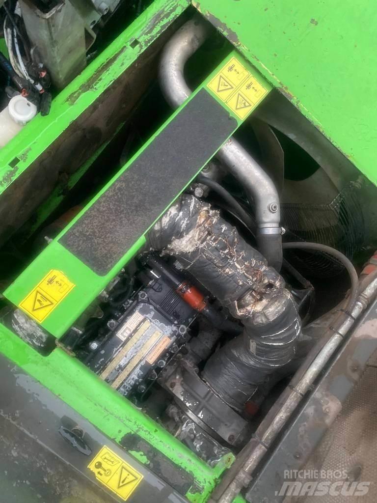 Sennebogen 835M E 廃棄物／工業産廃処理機