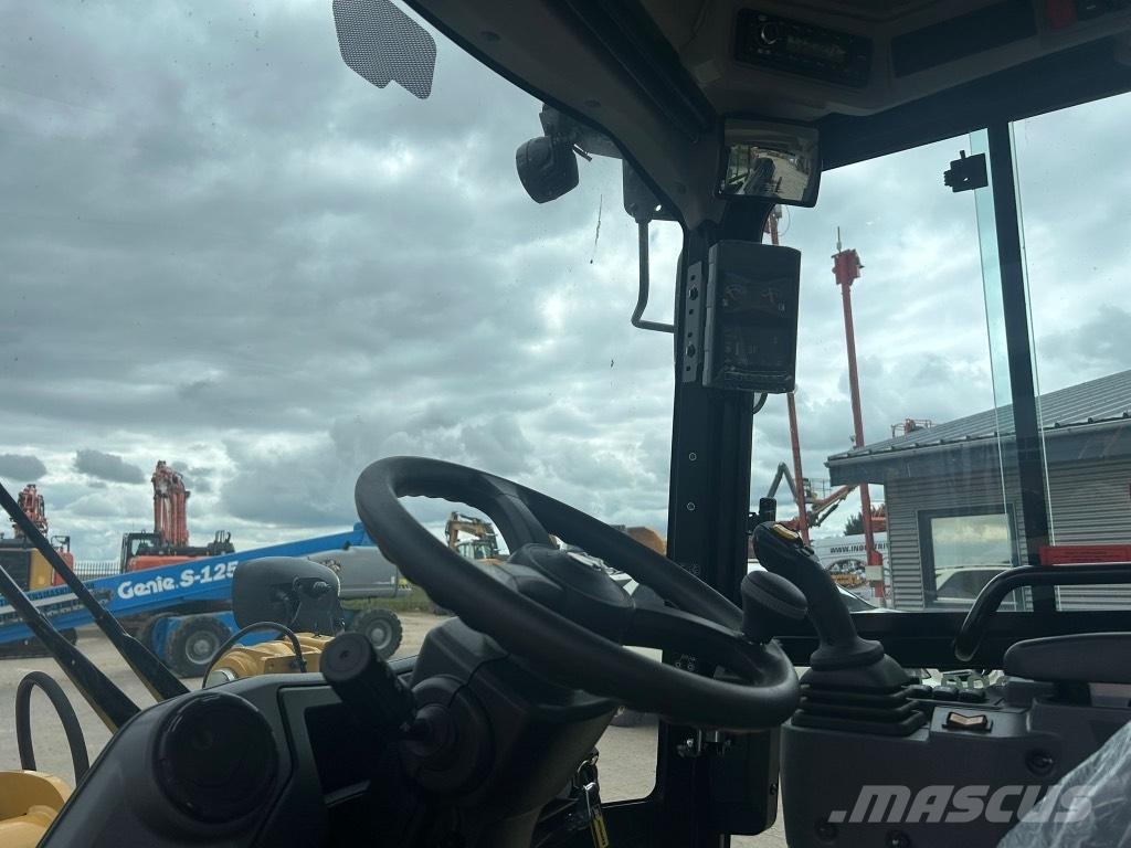 CAT 906 ホイールローダー・タイヤショベル