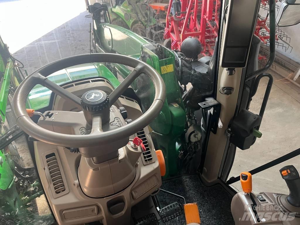 John Deere 6120 M トラクター