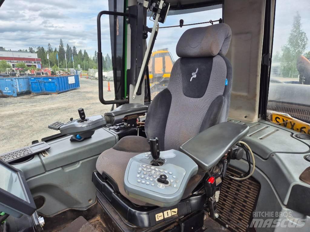 John Deere 1270E ハーベスター