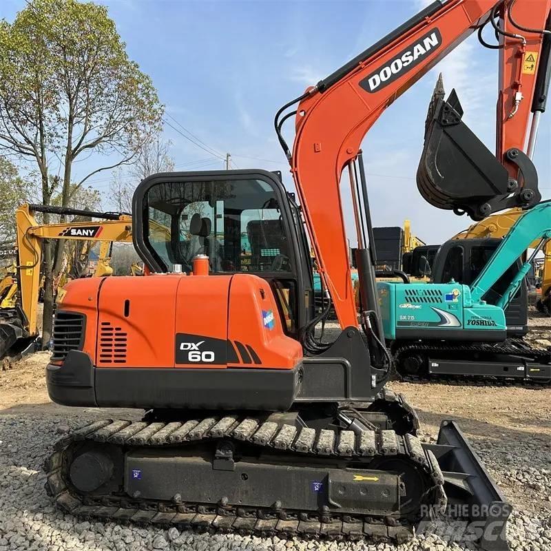 Doosan DX 60 大型油圧ショベル12t以上（パワーショベル・ユンボ）