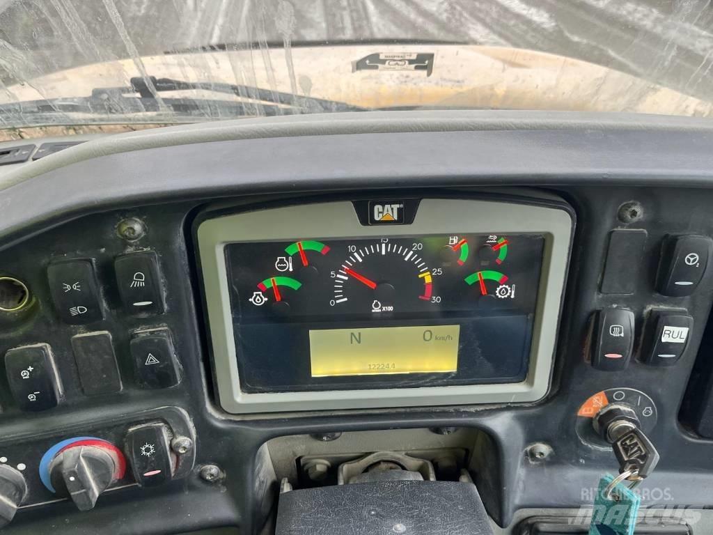 CAT 730 C アーティキュレート式ダンプトラック