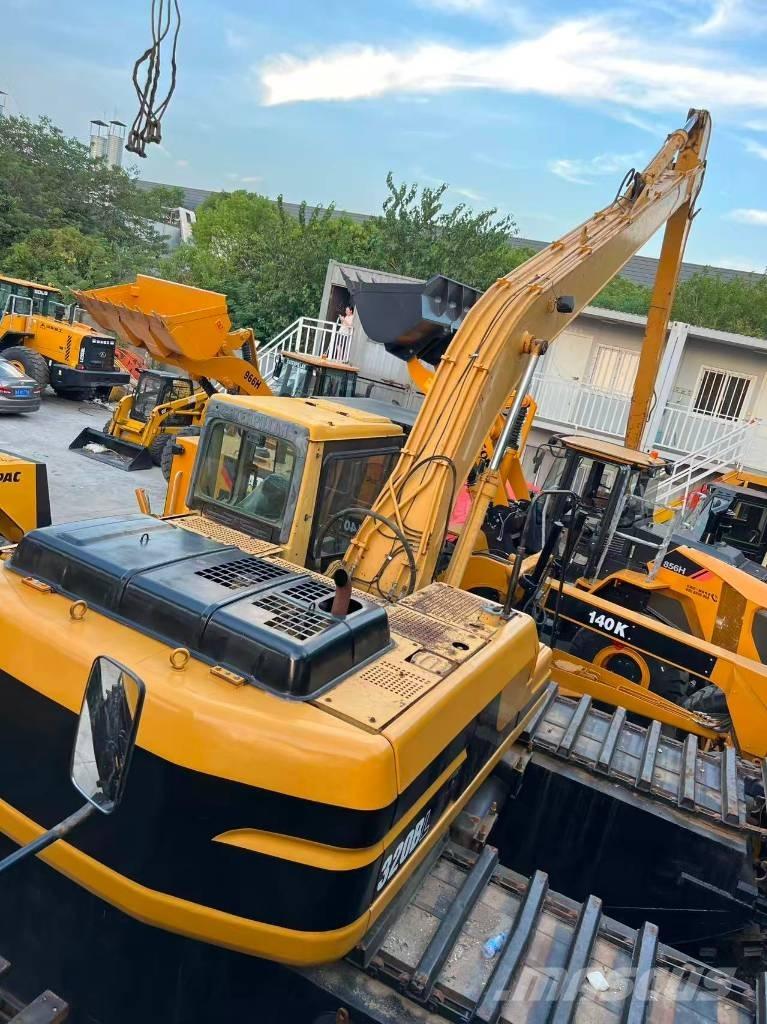 CAT 320BL 水陸両用油圧ショベル、ユンボ