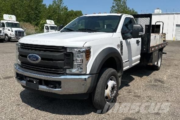 Ford F 550 XL SD 平ボディー