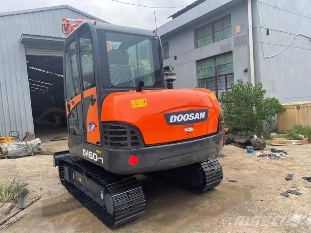 Doosan DH 60-7 ミニ油圧ショベル 7t以下（ミニユンボ・ミニディガー）