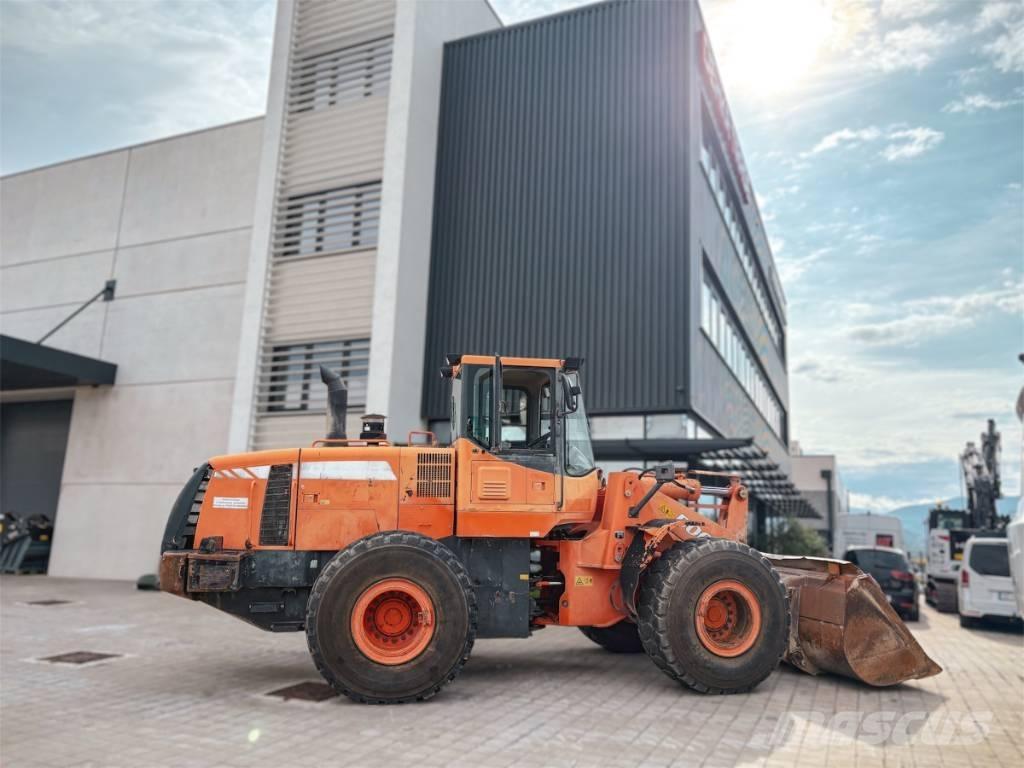 Doosan DL 300 ホイールローダー・タイヤショベル
