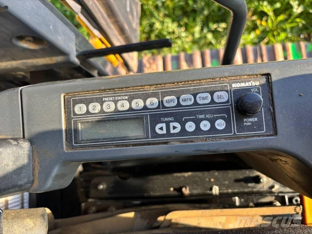 Komatsu PC 210 LC-8 大型油圧ショベル12t以上（パワーショベル・ユンボ）