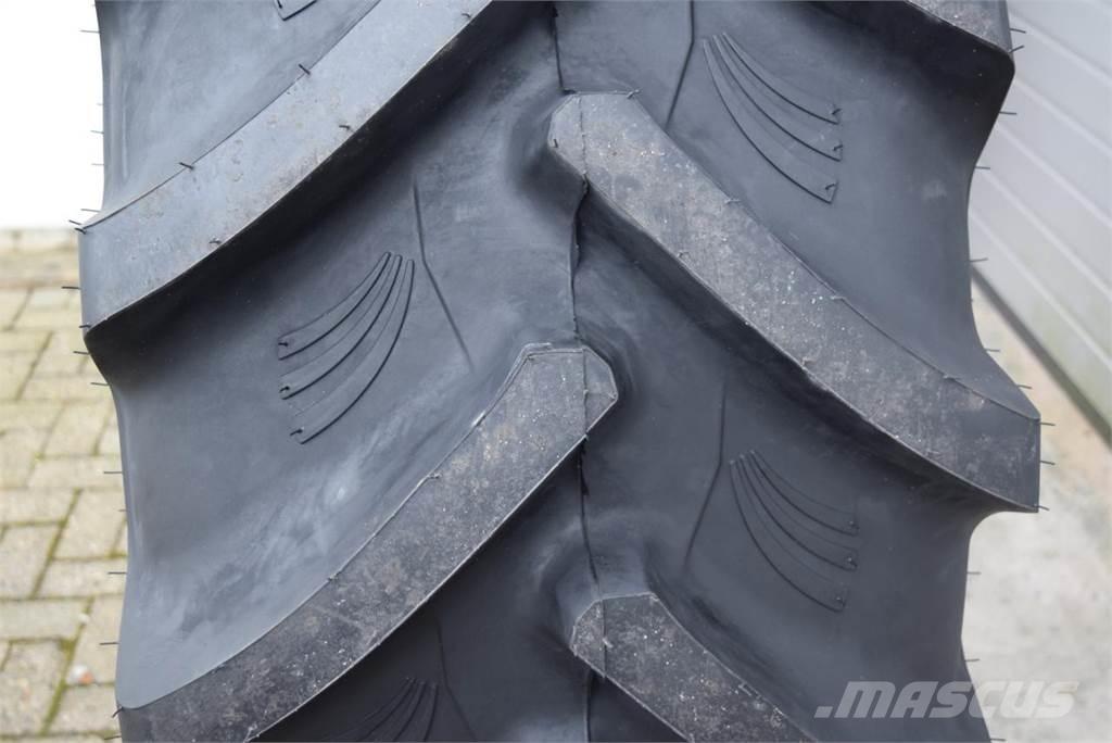  520/70R34 ***GRI*** タイヤ、ホイル、リム