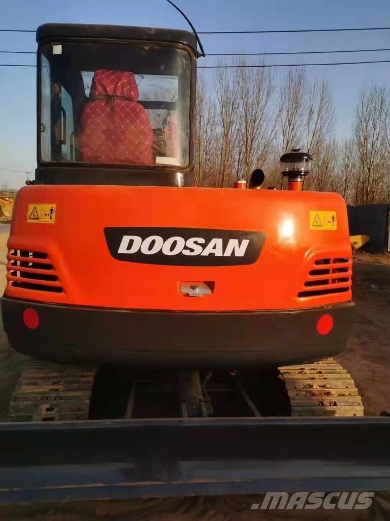 Doosan DH55 ミニ油圧ショベル 7t以下（ミニユンボ・ミニディガー）