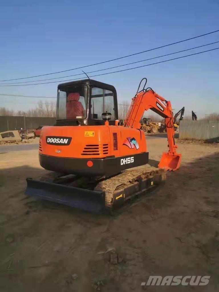 Doosan DH55 ミニ油圧ショベル 7t以下（ミニユンボ・ミニディガー）
