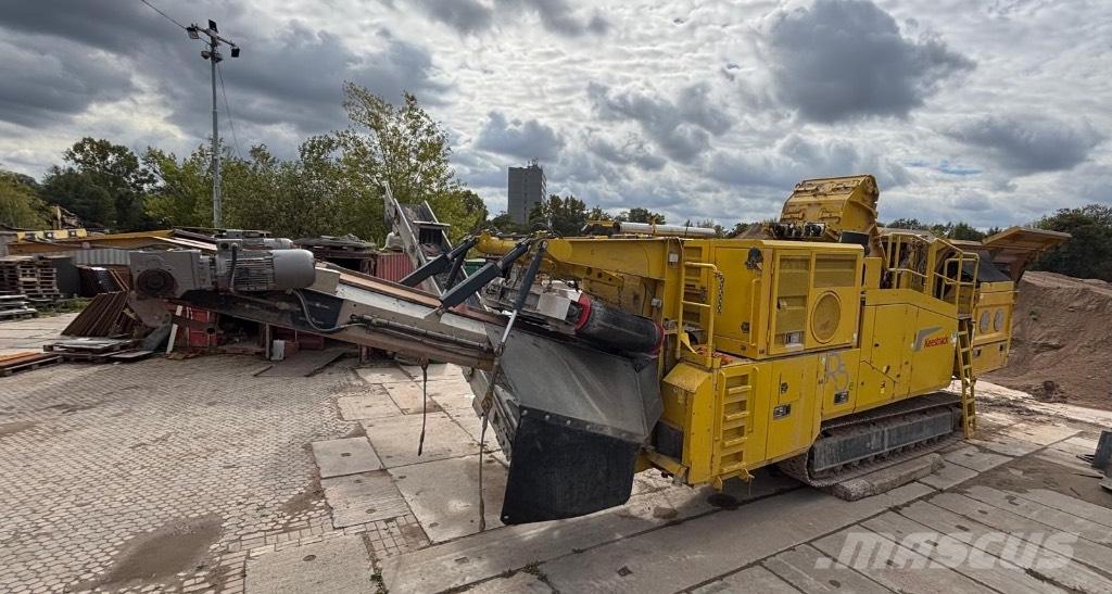 Keestrack R5d 自走式クラッシャー