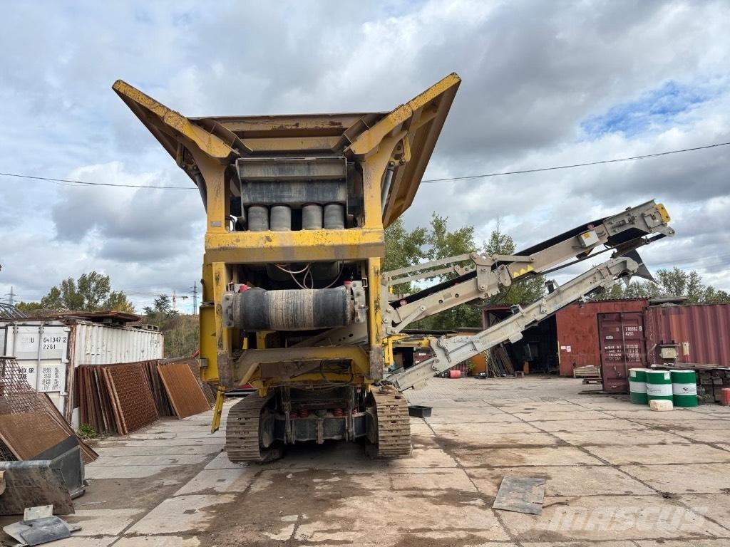 Keestrack R5d 自走式クラッシャー