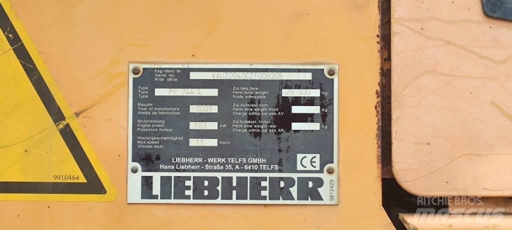 Liebherr PR 744 L ブルドーザー