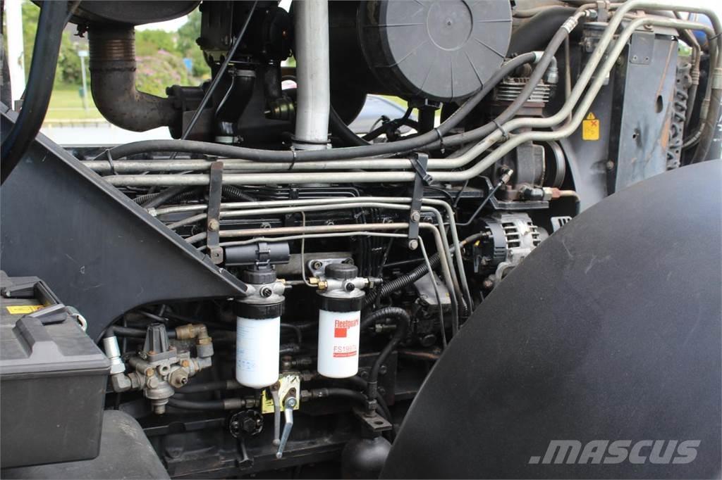 New Holland TM175 トラクター