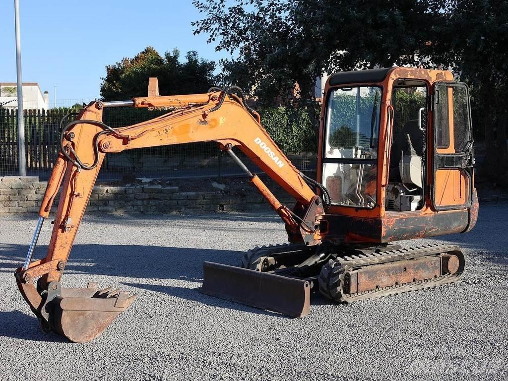 Doosan SOLAR035 ミニ油圧ショベル 7t以下（ミニユンボ・ミニディガー）