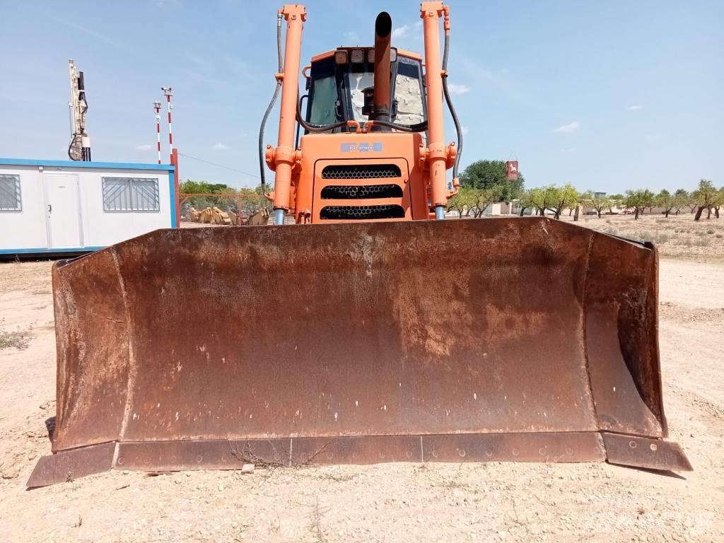 Fiat-Hitachi D 180 ブルドーザー