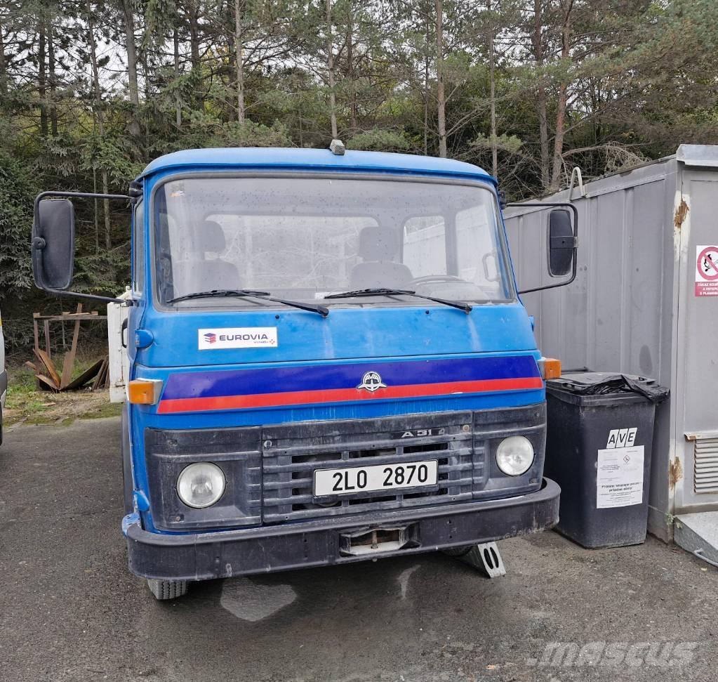 Avia 30N 平ボディー