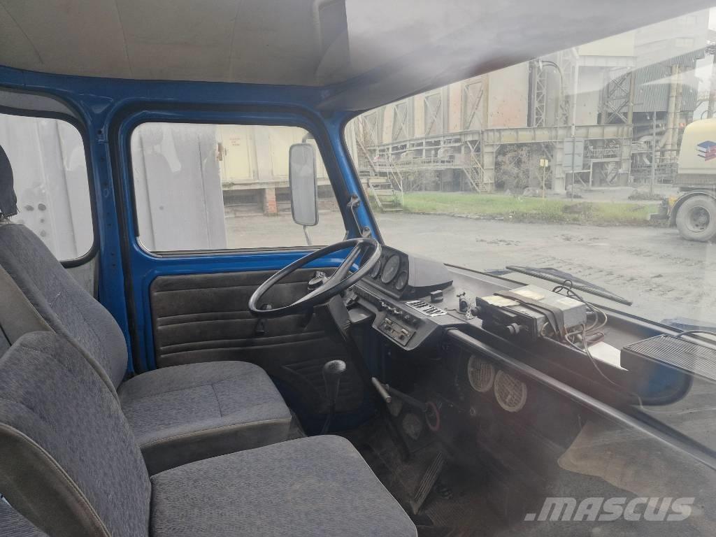 Avia 30N 平ボディー