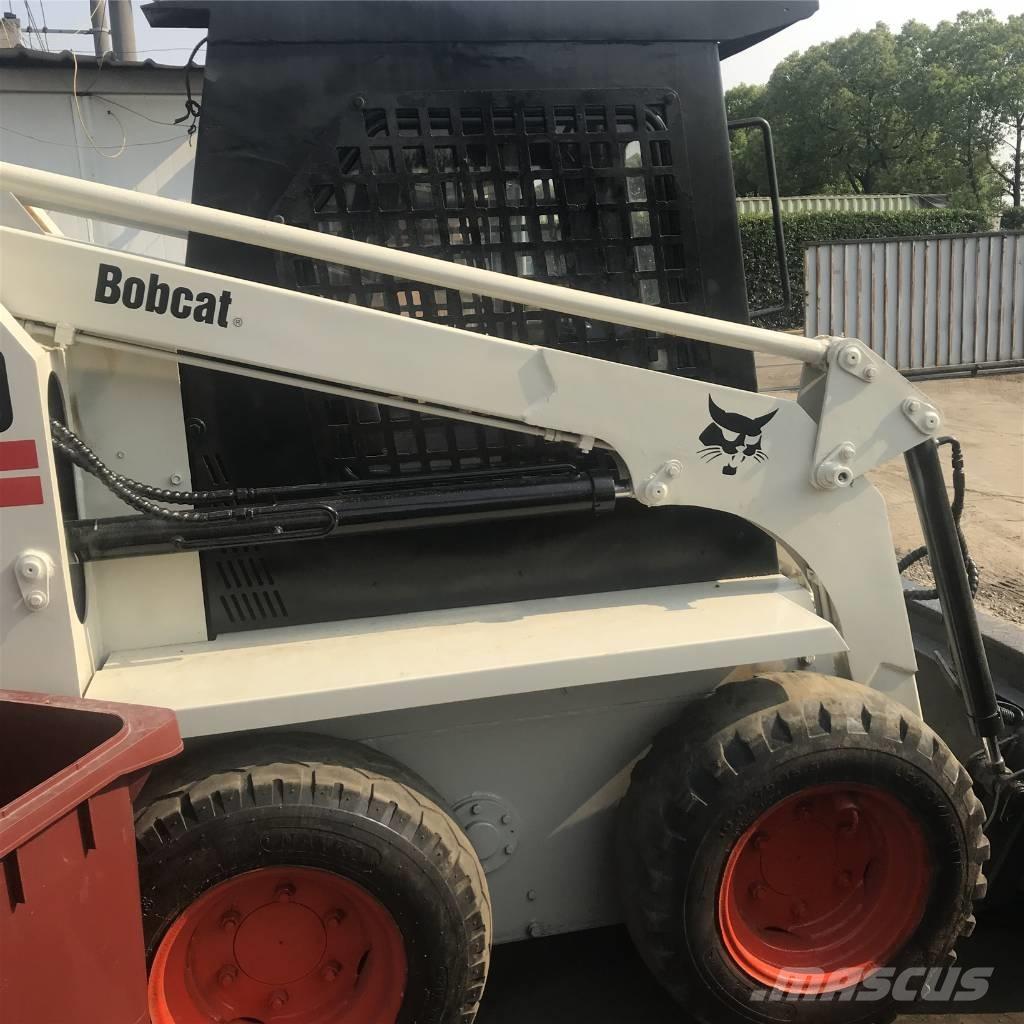 Bobcat S130 スキッドステアローダー
