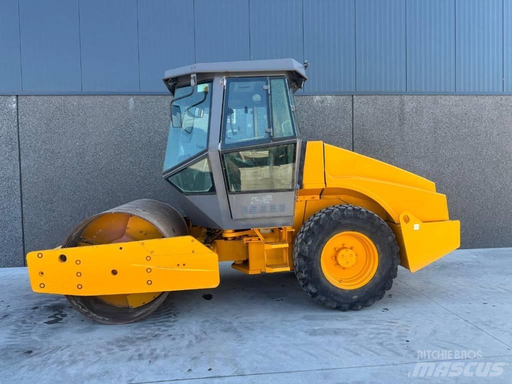 Dynapac CA 152 振動ローラ