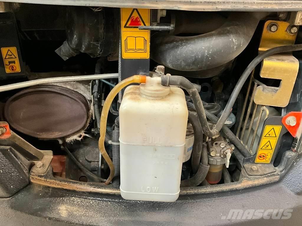 Kubota U 27-4 ミニ油圧ショベル 7t以下（ミニユンボ・ミニディガー）