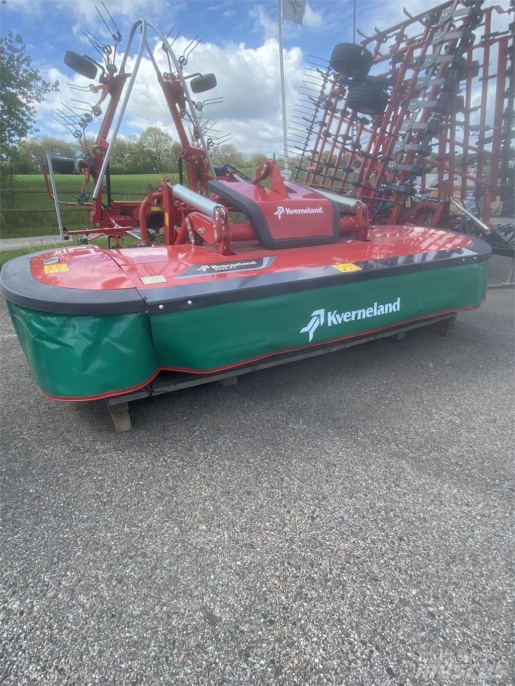 Kverneland 3332 FT モアーコンディショナー
