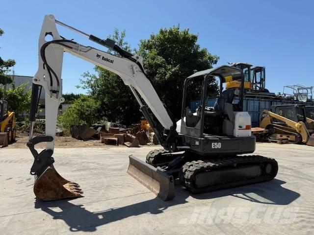 Bobcat E 50 ミニ油圧ショベル 7t以下（ミニユンボ・ミニディガー）