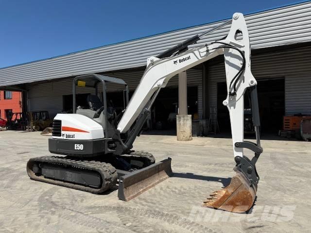 Bobcat E 50 ミニ油圧ショベル 7t以下（ミニユンボ・ミニディガー）