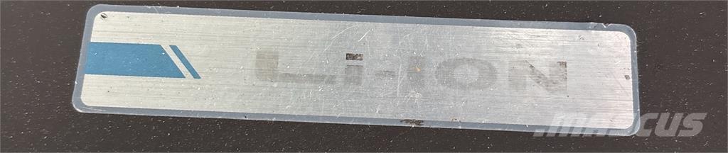 Atlet PSP160 自走式スタッカー