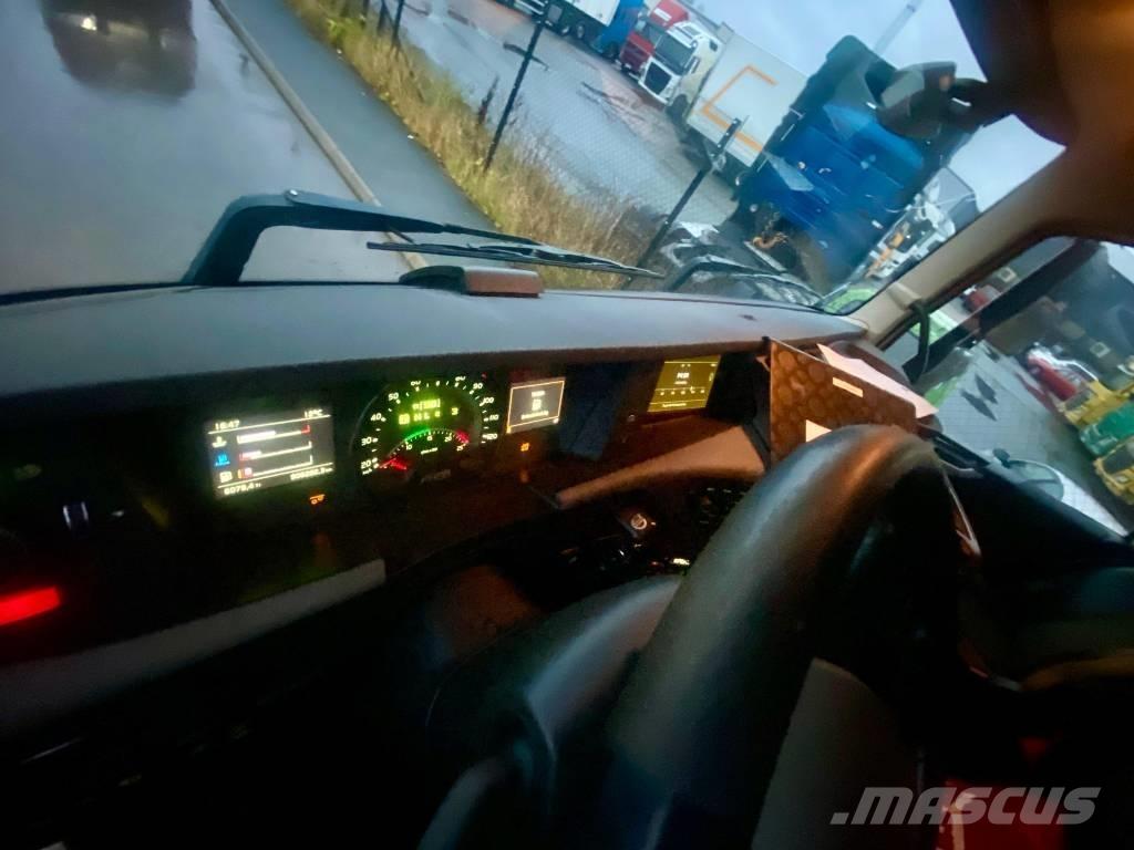 Volvo FH 16 750 キャブ付きシャーシ
