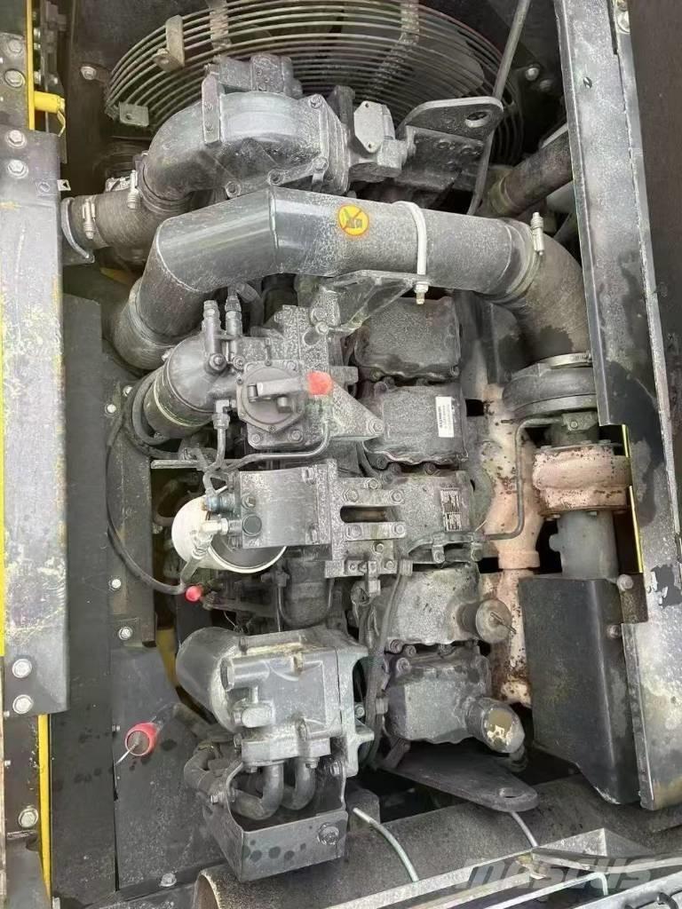 Komatsu 400-8 大型油圧ショベル12t以上（パワーショベル・ユンボ）