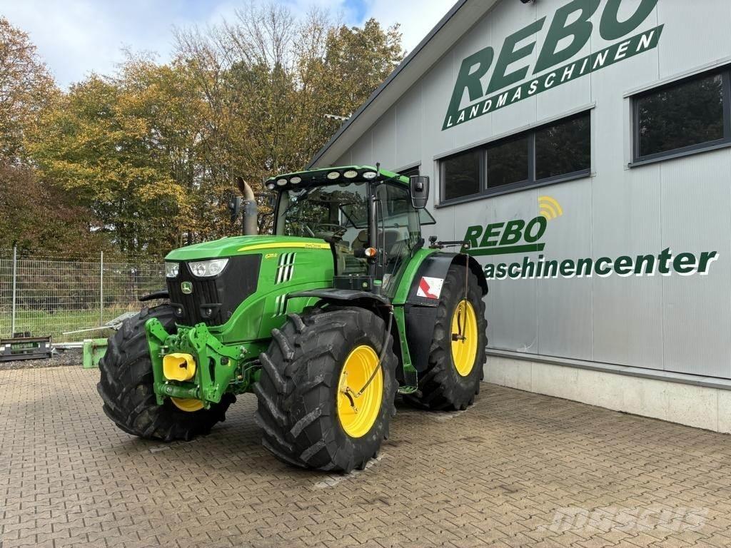 John Deere 6215R トラクター