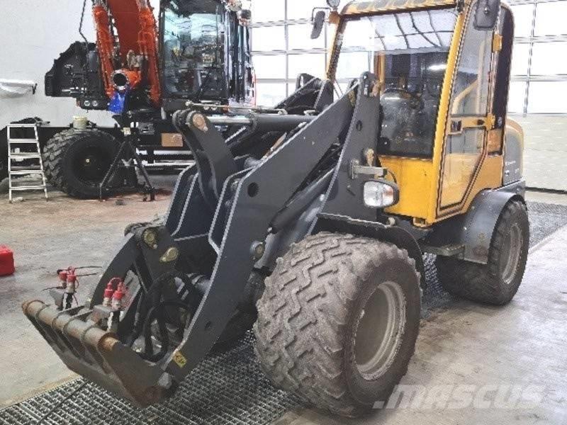Eurotrac W13 スキッドステアローダー