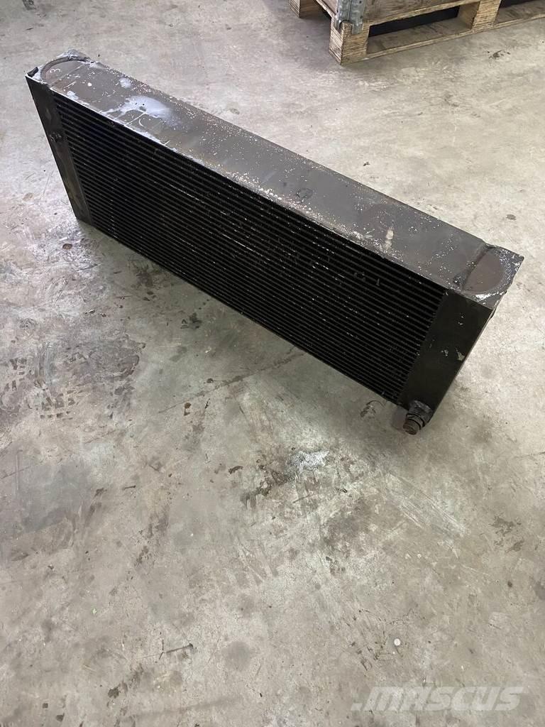 Liebherr A934C ラジエター