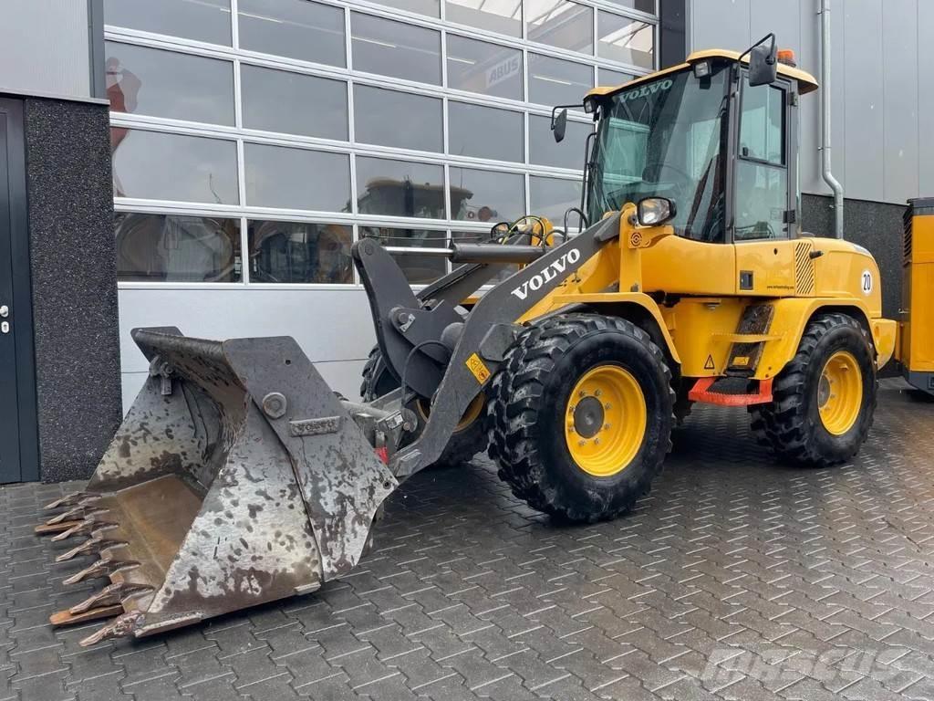 Volvo L30G ホイールローダー・タイヤショベル