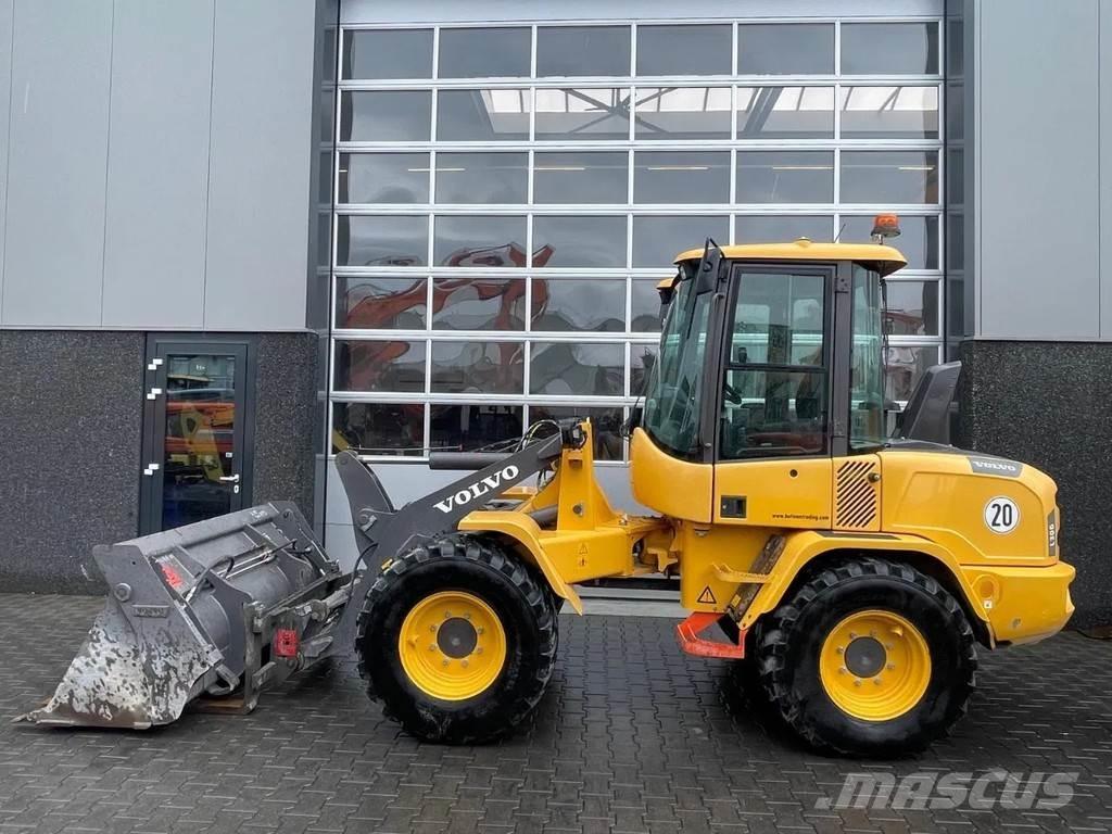 Volvo L30G ホイールローダー・タイヤショベル