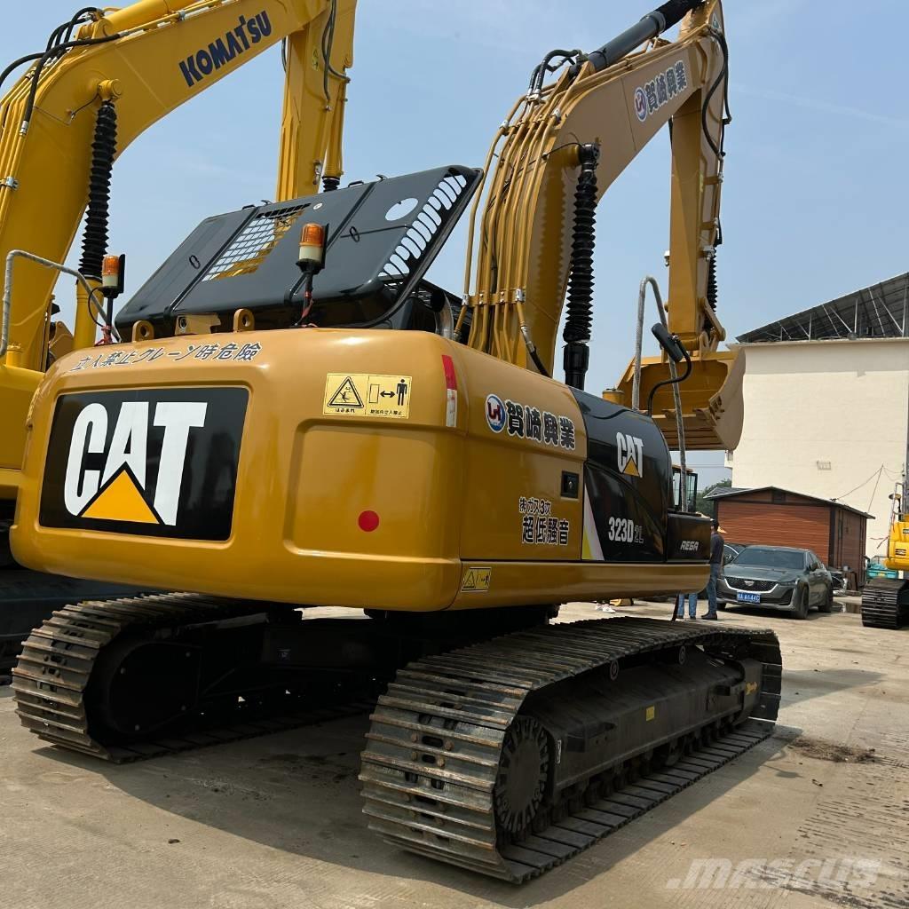 CAT 323D2L 大型油圧ショベル12t以上（パワーショベル・ユンボ）