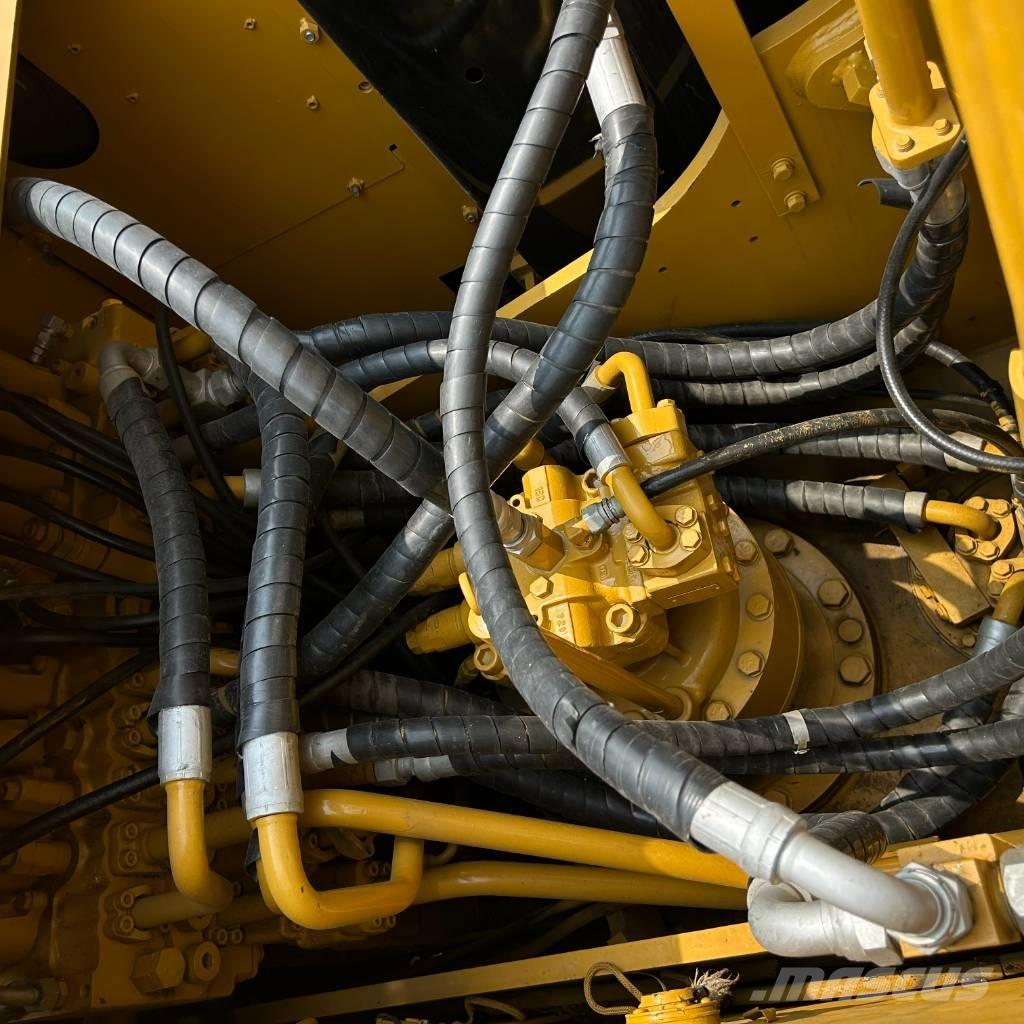 CAT 323D2L 大型油圧ショベル12t以上（パワーショベル・ユンボ）