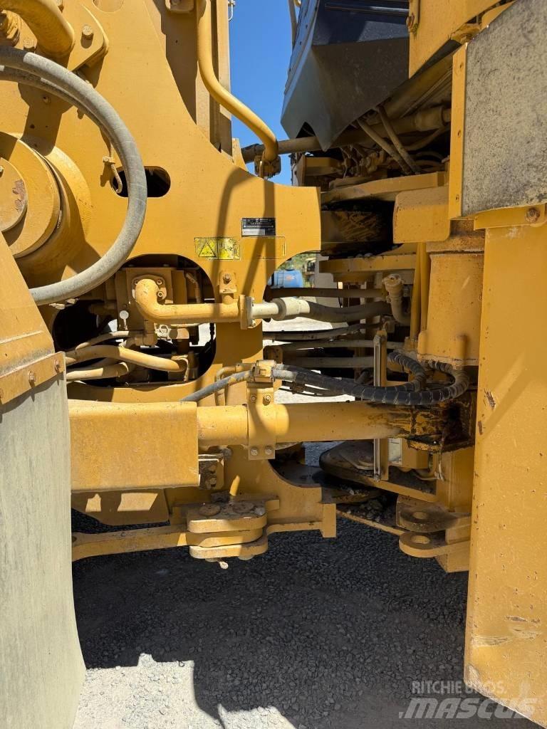 CAT 988 H ホイールローダー・タイヤショベル