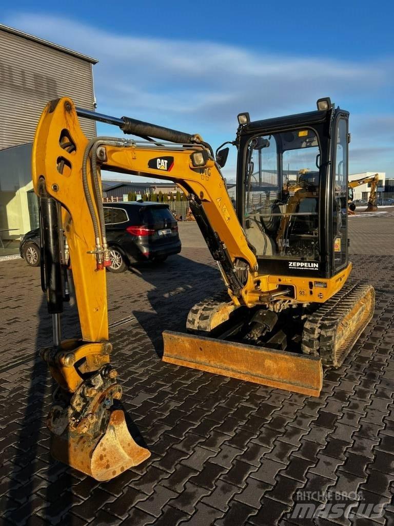 CAT 302.7 DCR ミニ油圧ショベル 7t以下（ミニユンボ・ミニディガー）