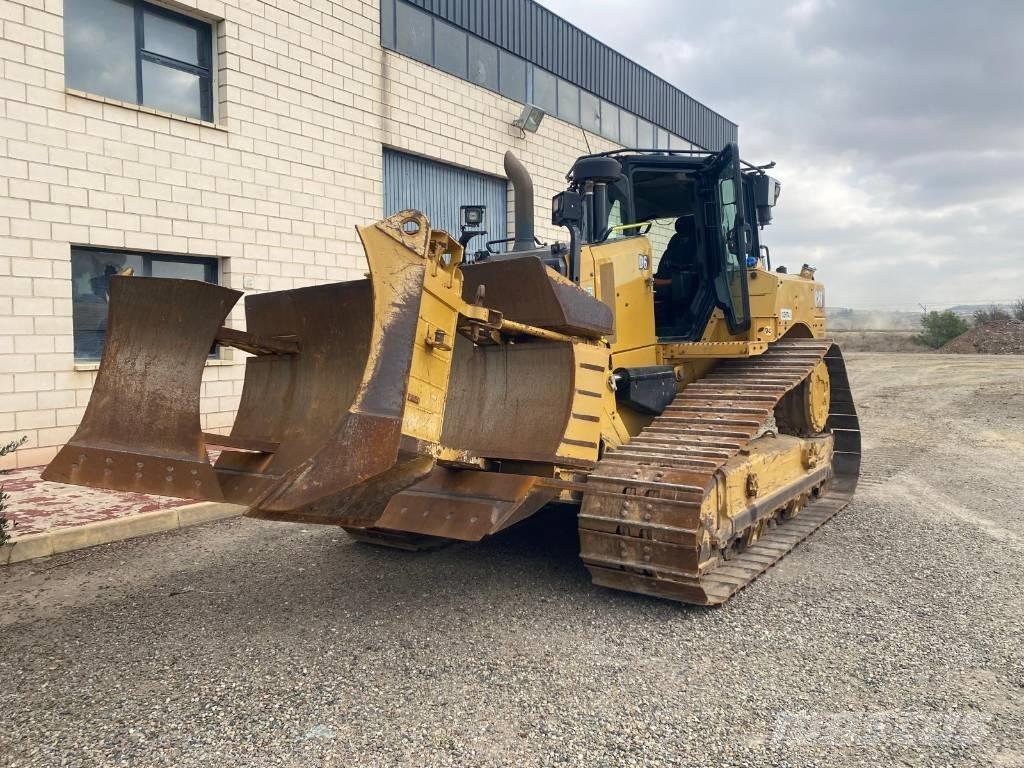 CAT D 6 ブルドーザー